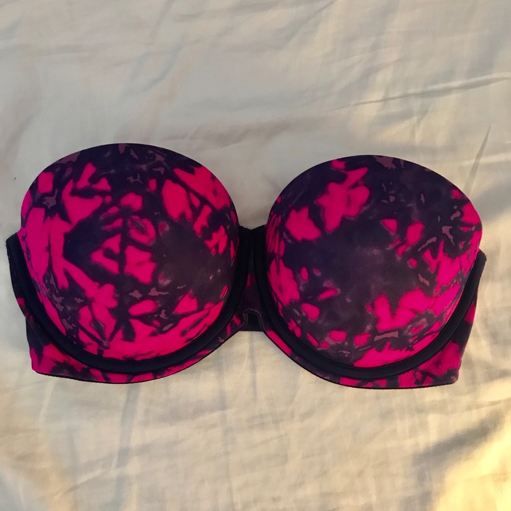 ‘PINK’ strapless bra